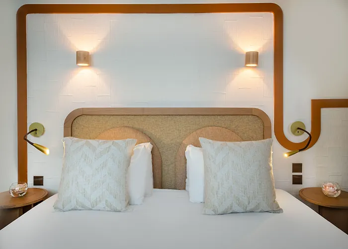 Monna Lisa Champs ElyséesHotel Parigi